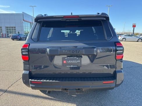 Certified 2025 Toyota 4Runner TRD Off-Road image 11