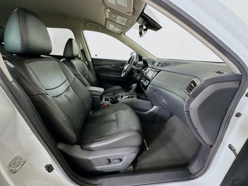 Used 2020 Nissan Rogue SL image 32