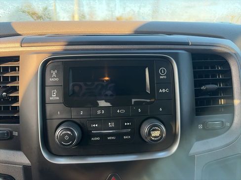 Used 2017 RAM 1500 Express image 19
