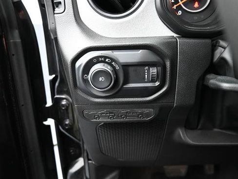 Used 2025 Jeep Wrangler Unlimited Sport AWD/4WD image 7