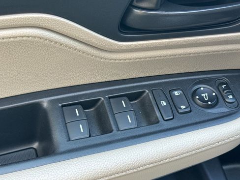 Used 2022 Honda Odyssey EX image 12