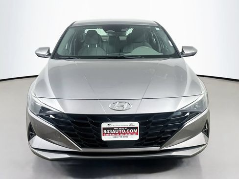 Used 2023 Hyundai Elantra SEL w/ Convenience Package FWD image 2