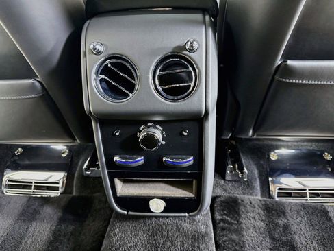 Used 2025 Rolls-Royce Cullinan AWD/4WD image 30