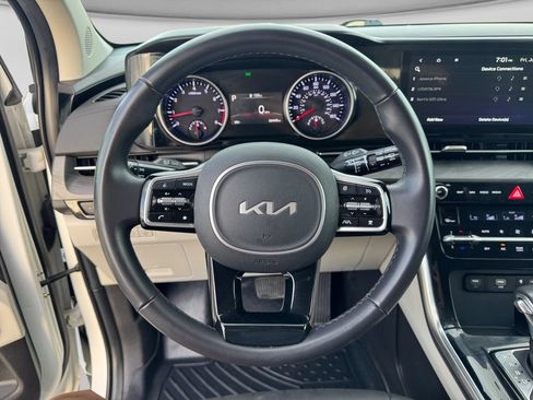 Used 2024 Kia Carnival EX FWD image 20
