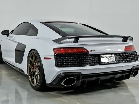 Used 2020 Audi R8 V10 w/ Carbon Exterior Package image 10