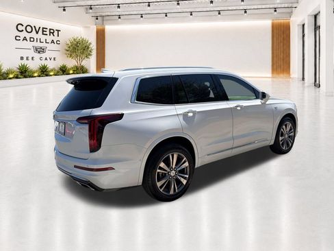 Used 2020 Cadillac XT6 Premium Luxury w/ Platinum Package AWD/4WD image 10