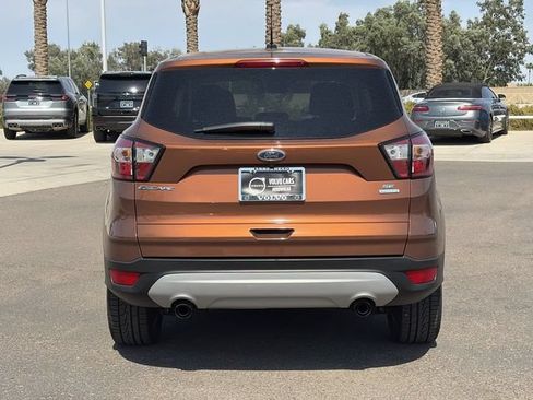 Used 2017 Ford Escape SE FWD image 7