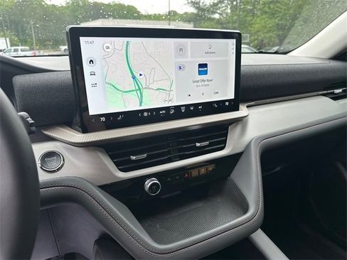 New 2025 Ford Explorer Active image 28