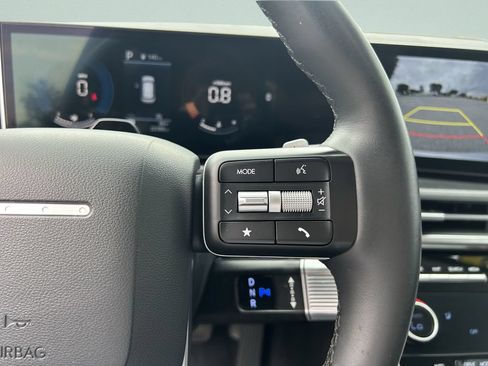 Certified 2025 Hyundai Santa Fe SEL FWD image 32