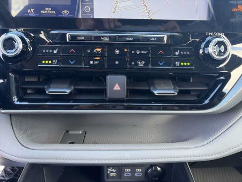 Used 2022 Toyota Highlander Platinum AWD/4WD image 17
