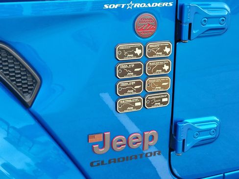 Used 2021 Jeep Gladiator Rubicon AWD/4WD image 32