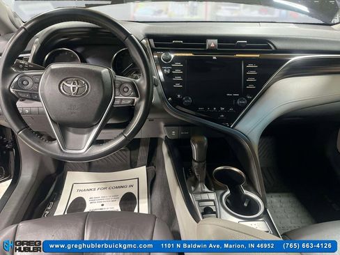 Used 2018 Toyota Camry XLE image 15