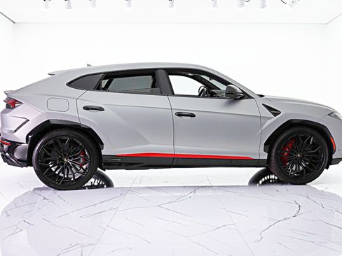 Used 2025 Lamborghini Urus SE AWD/4WD image 14