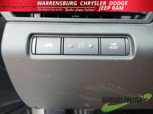 Used 2025 Nissan Altima 2.5 SV FWD image 32