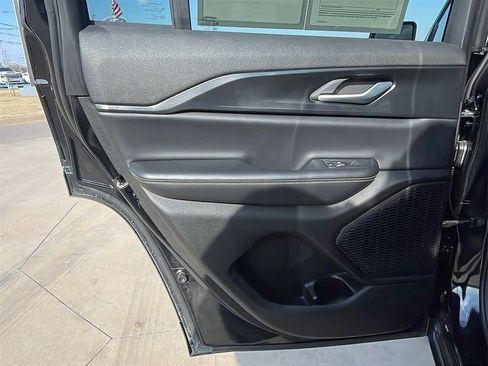 Used 2023 Jeep Grand Cherokee Altitude image 17