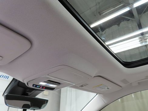 Used 2025 GMC Acadia Denali image 27