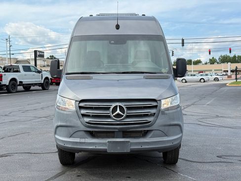 Used 2021 Mercedes-Benz Sprinter 4500 image 9