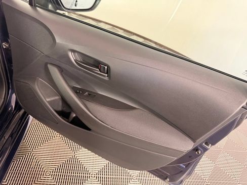 Used 2025 Toyota Corolla LE FWD image 21
