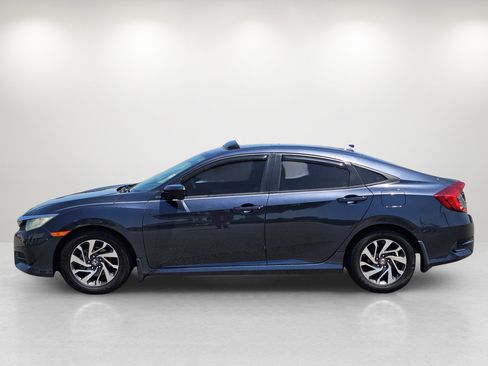 Used 2018 Honda Civic EX image 8