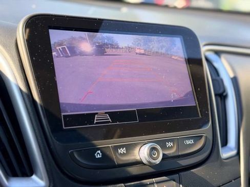 Used 2022 Chevrolet Malibu LT w/ Leather Package FWD image 15