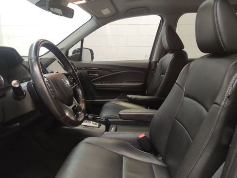 Used 2021 Honda Pilot Touring image 17