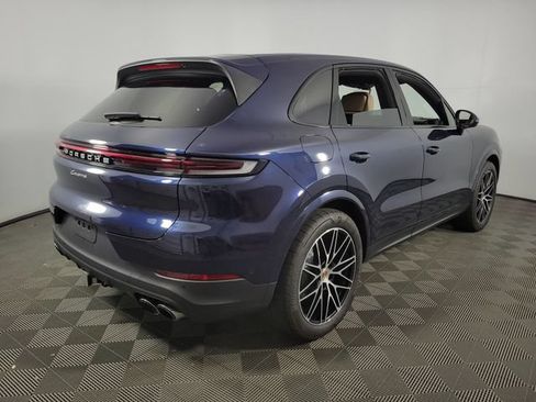 Used 2025 Porsche Cayenne AWD/4WD image 8
