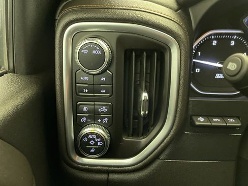 Used 2022 GMC Sierra 2500 AT4 w/ AT4 Preferred Package image 15