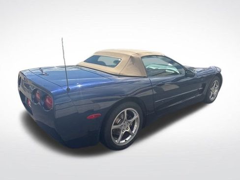 Used 2001 Chevrolet Corvette Convertible w/ Preferred Equipment Group2 RWD image 32