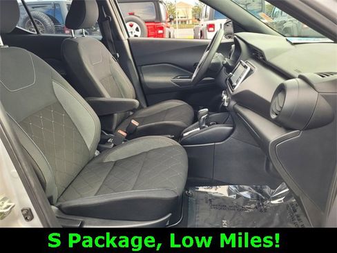 Used 2019 Nissan Kicks S image 17