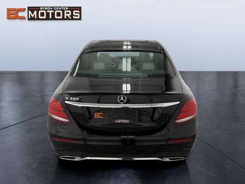 Used 2019 Mercedes-Benz E 300 4MATIC w/ Premium 1 Package image 5