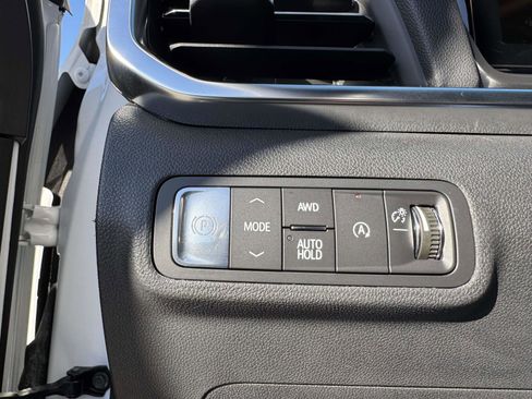 Used 2025 GMC Terrain Elevation w/ Black Edition image 19