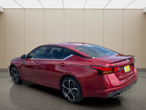 Used 2023 Nissan Altima 2.5 SR w/ SR Premium Package image 4