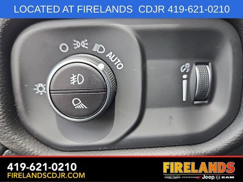 New 2026 RAM 1500 4x4 Crew Cab image 14