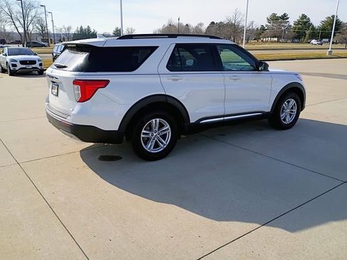 Used 2020 Ford Explorer XLT w/ Equipment Group 202A image 13