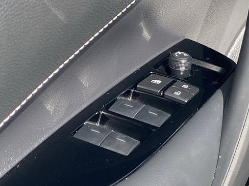 Certified 2025 Toyota Corolla SE w/ SE Package image 29