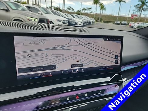 Used 2025 BMW i5 eDrive40i image 3