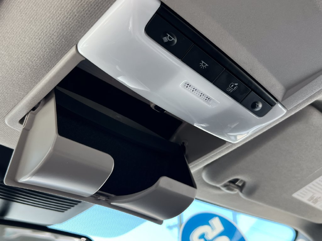 Certified 2025 Nissan Sentra SV FWD image 34