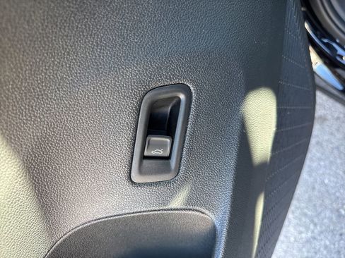 New 2026 Volkswagen Atlas Cross Sport SE image 18