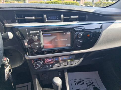 Used 2016 Toyota Corolla LE FWD image 19