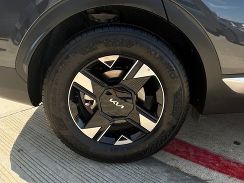 Used 2026 Kia Sportage LX FWD image 7