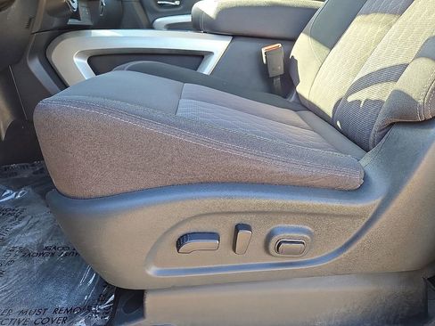 Used 2024 Nissan Titan SV w/ SV Convenience Package image 26