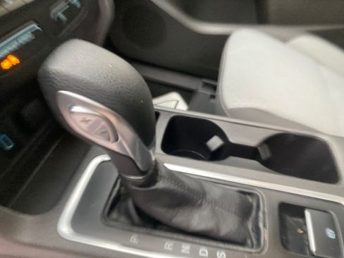 Used 2018 Ford Escape SE image 28