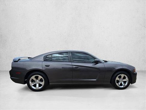 Used 2014 Dodge Charger SE w/ Sport Appearance Group RWD image 4