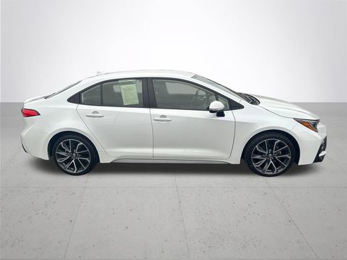 Used 2022 Toyota Corolla SE FWD image 6