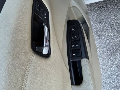 Used 2017 Acura RDX w/ Technology Package FWD image 6