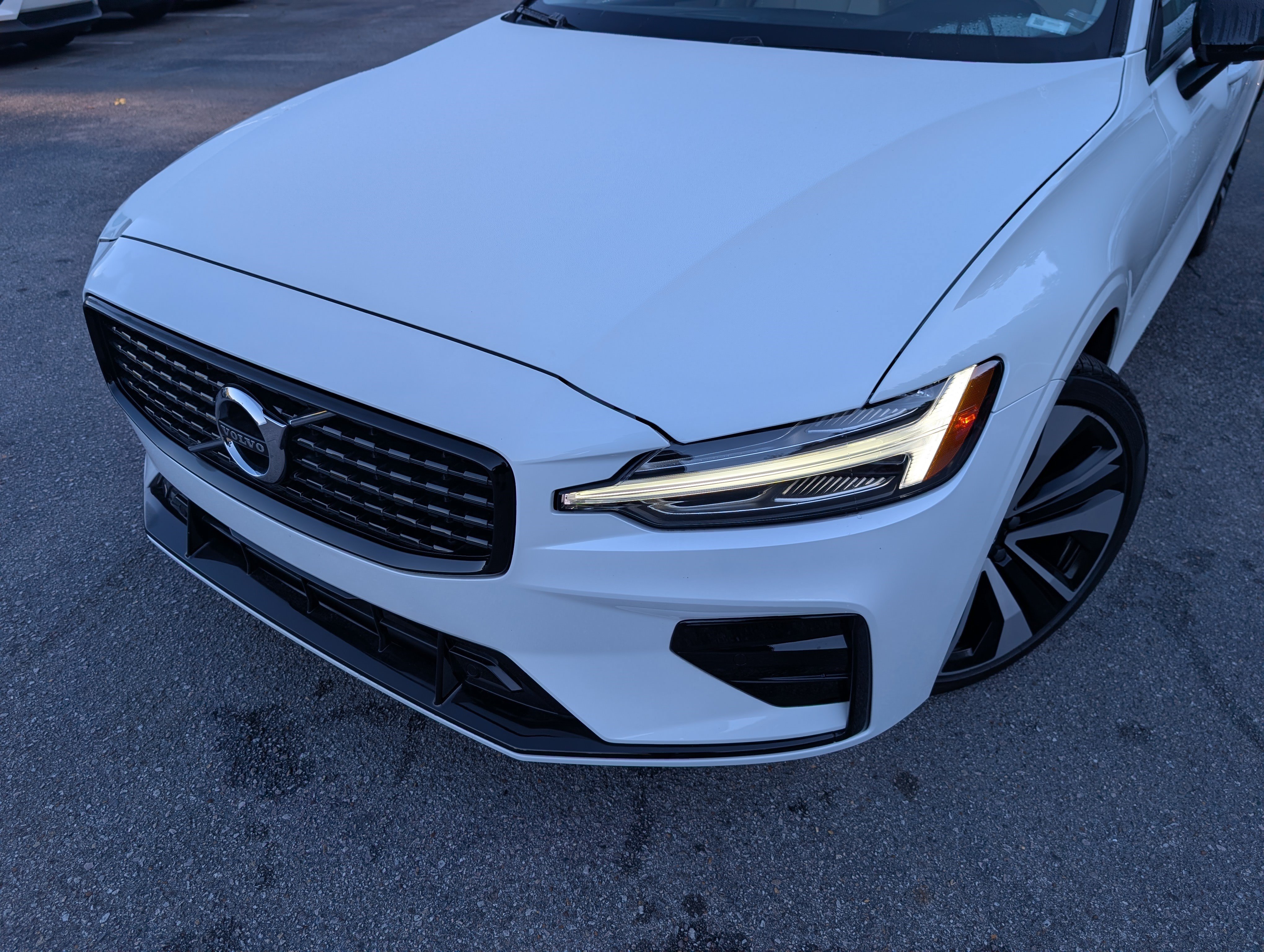 Used 2022 Volvo S60 B5 Momentum AWD/4WD image 13