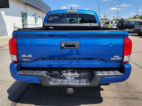 Used 2016 Toyota Tacoma TRD Sport w/ Towing Package AWD/4WD image 6