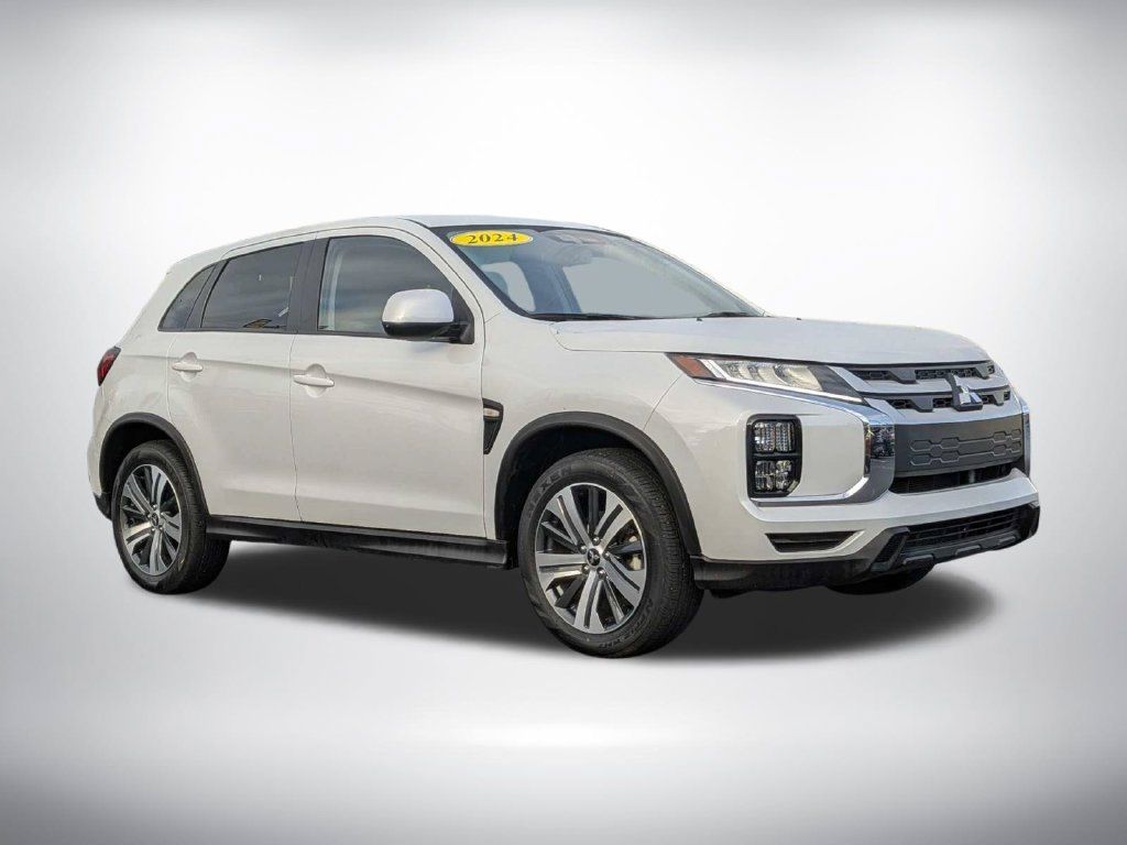 Used 2024 Mitsubishi Outlander Sport ES AWD/4WD image 2