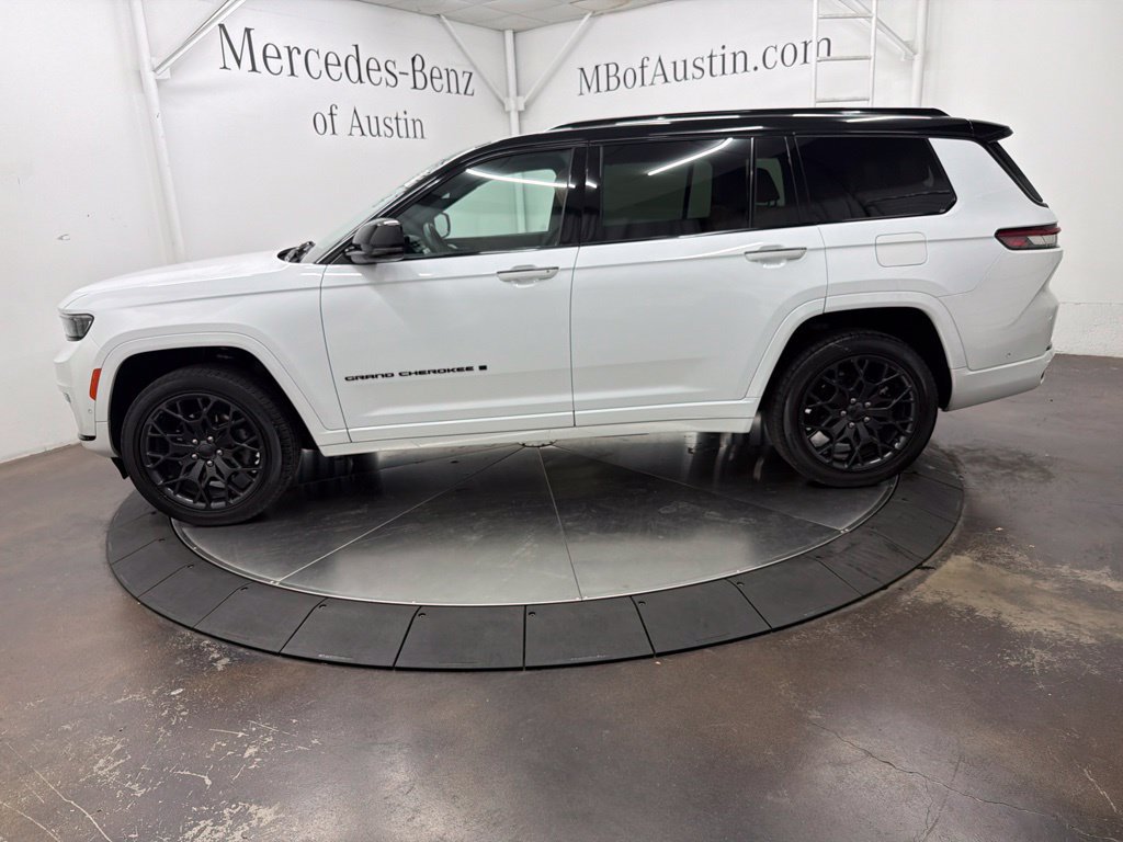 Used 2023 Jeep Grand Cherokee L Summit w/ Advanced Protech Group IV AWD/4WD image 4