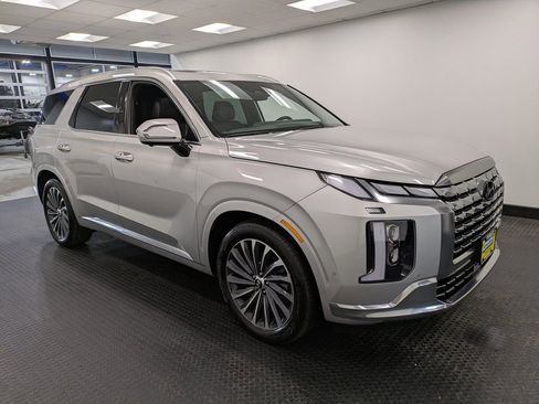 Used 2024 Hyundai Palisade Calligraphy AWD/4WD image 3